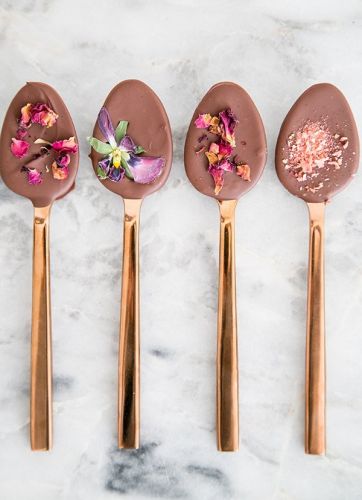 Chocolate-dipped spoons