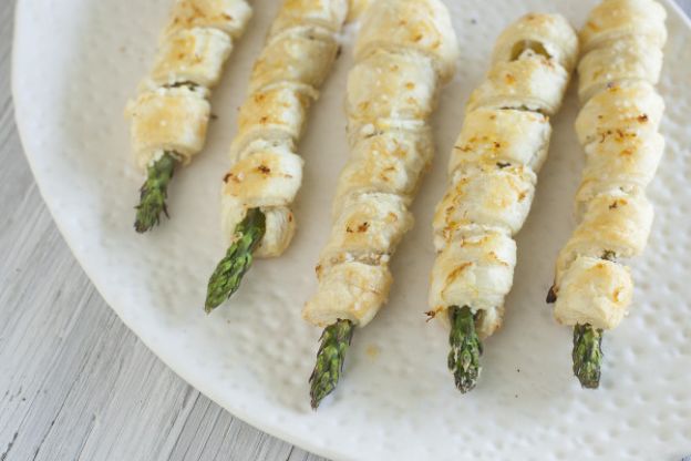 Asparagus puffs