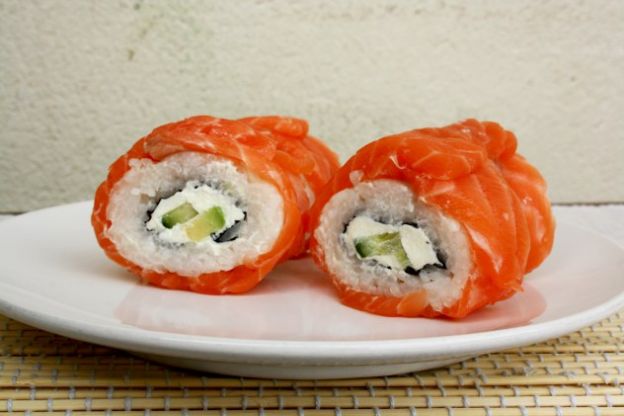Creamy Avocado Salmon Philadelphia Sushi Rolls