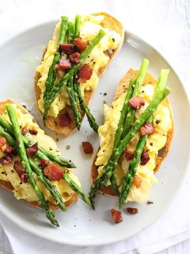 Scrambled Egg and Roasted Asparagus Toasts
