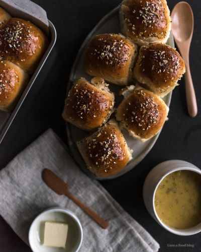 Everything Bagel Dinner Rolls
