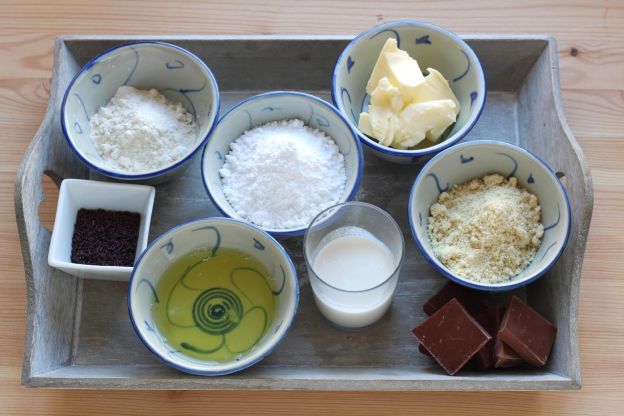 Ingredients (12 muffins)