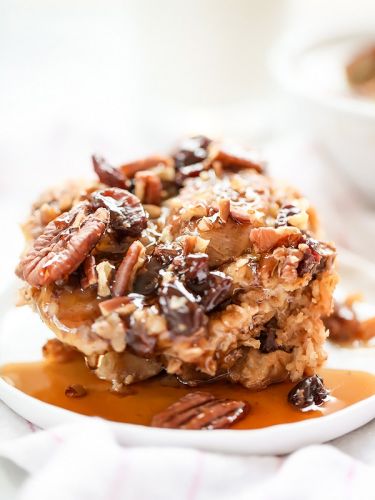 Slow Cooker Baked Oatmeal with Bananas and Nuts