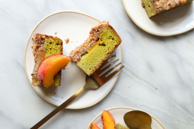 Matcha Peach Crumble Cake