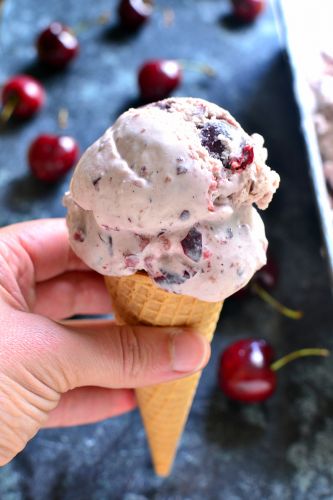 No churn cherry vanilla ice cream