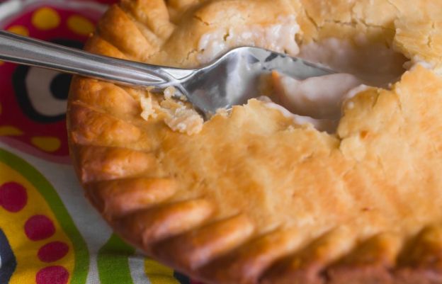 4 ingredient simple chicken pot pie