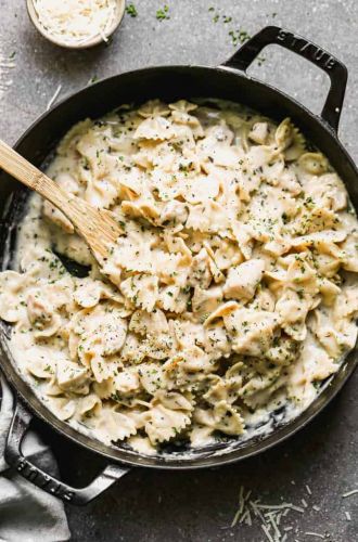 One-Pan Skinny Chicken Alfredo