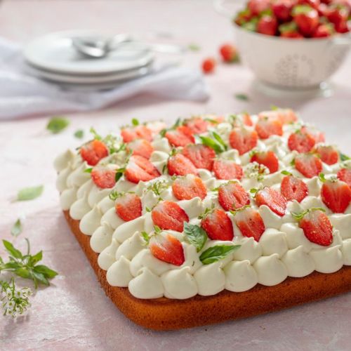 Strawberry and Basil Cream Yogurt Cake