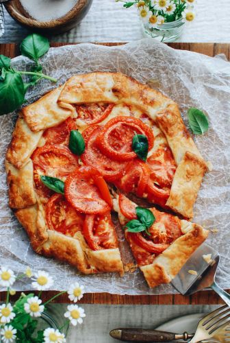 Tomato and Gouda Galette