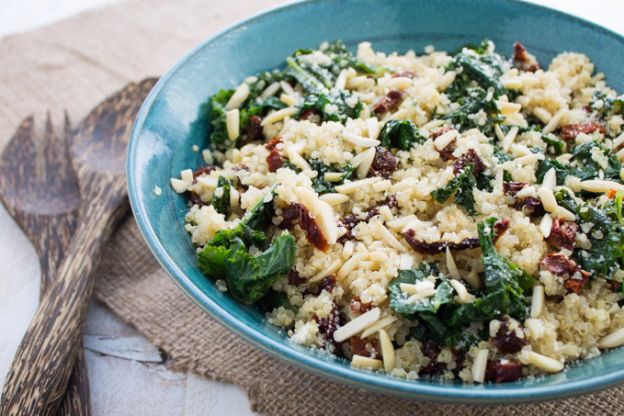 5 Ingredient Healthy Kale and Quinoa Bowl