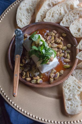 5-Ingredient Raw Honey And Goat Cheese