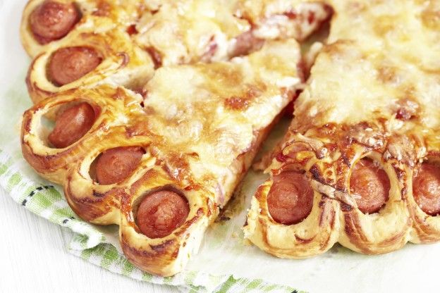 Hot dog pizza crust
