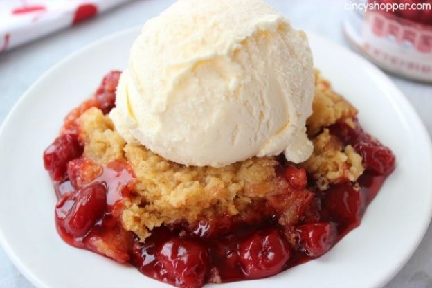 Slow Cooker Cherry Dump Cake