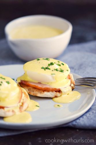 Classic eggs benedict