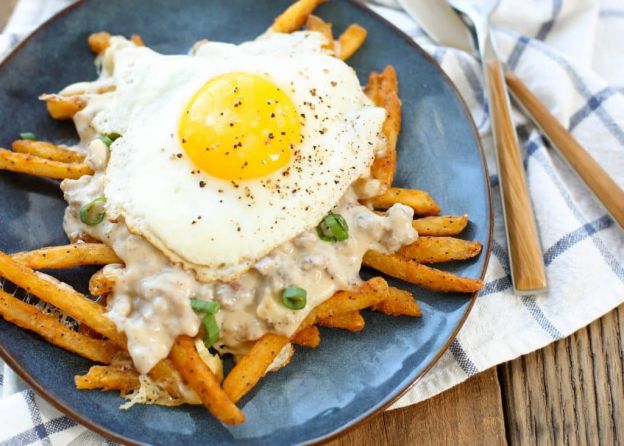 Breakfast Poutine
