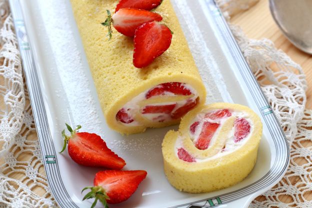 Strawberry shortcake roll