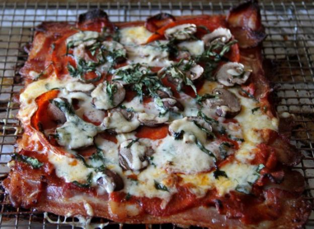 Bacon pizza