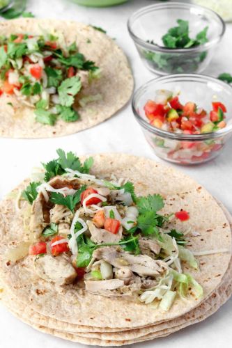 4 ingredient salsa verde chicken tacos