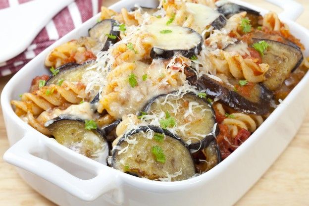 Rotini bake with tomatoes and zucchinis