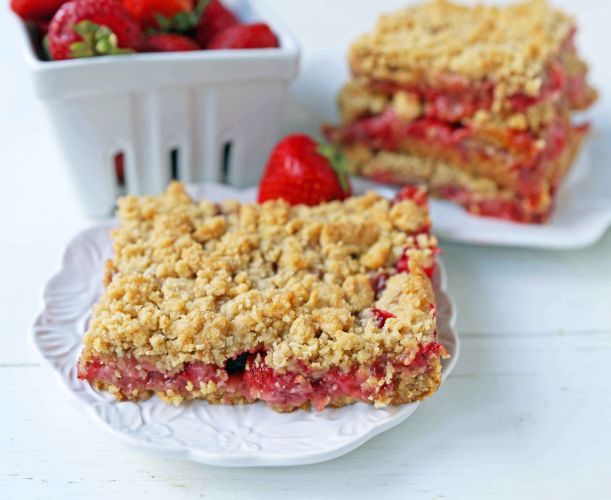 Strawberry Oat Crumble Bars
