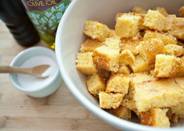 Cornbread Croutons
