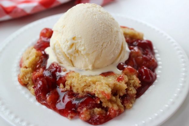 Slow cooker cherry dump cake