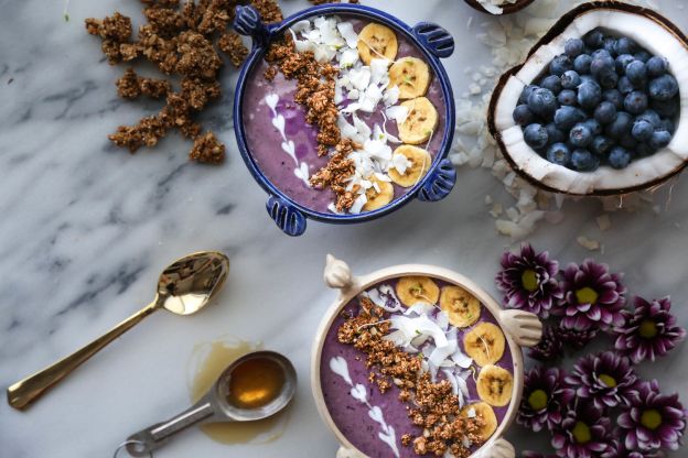 Roasted Blueberry and Coconut Smoothie Bowl