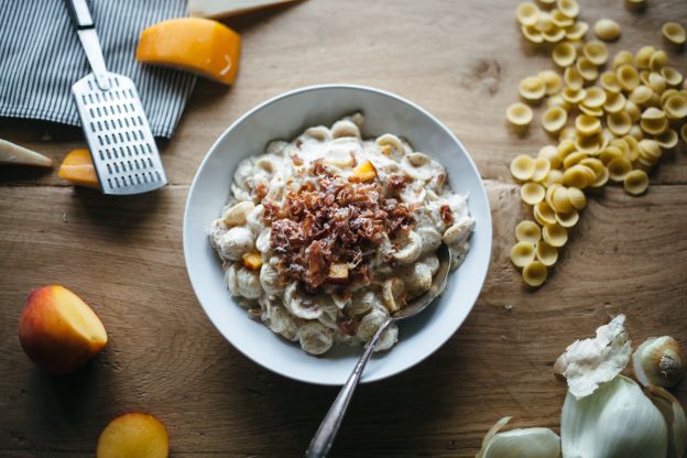 Gouda Mac and Cheese with Peaches and Prosciutto