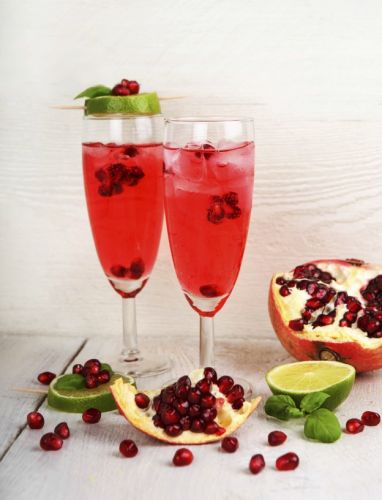 Pomegranate-Champagne cocktail