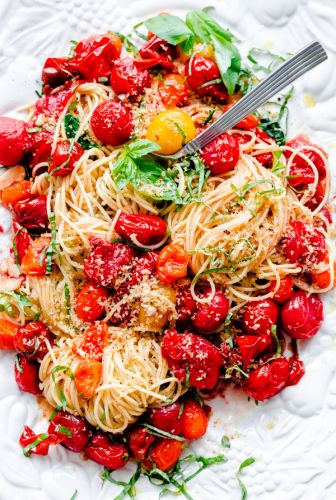 Spaghetti with Roasted Tomatoes, Fresh Basil, and Toasted Garlic Breadcrumbs
