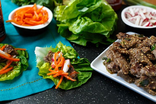 Asian steak lettuce wraps