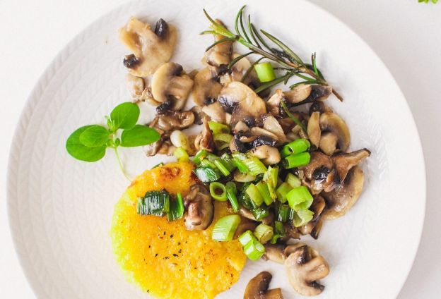 Polenta with Sauteed Mushrooms and Spring Onions