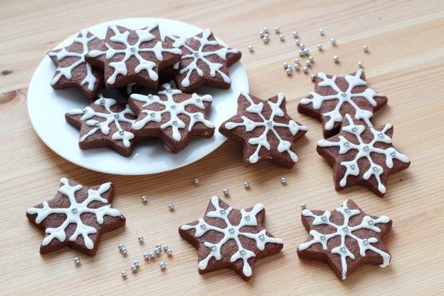 Chocolate shortbread snowflakes