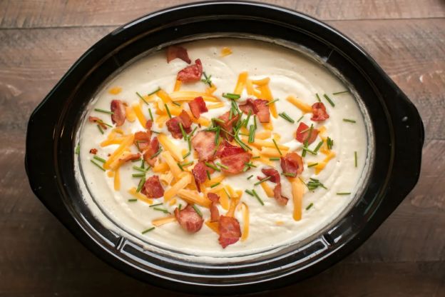 Slow Cooker Baked Potato Soup