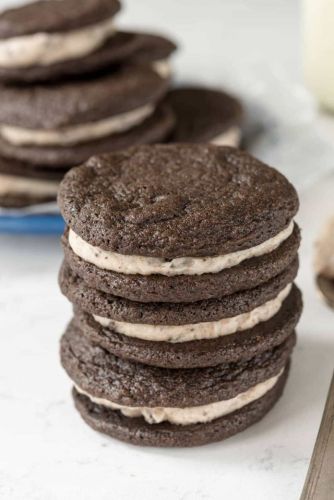 Homemade Cookies and Cream Oreos