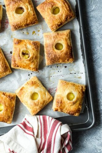 Hand Pies Filled with Rhubarb and Custard