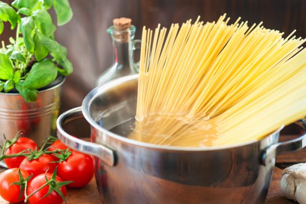 Adding Oil To Pasta Water (to Make it Less Sticky)