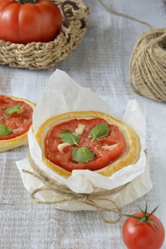 Tomato tartlets