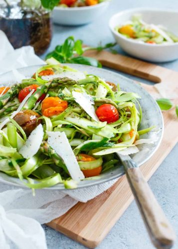 Lemony Shaved Asparagus Tomato Salad