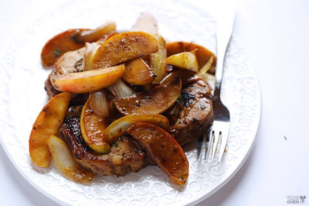 Apple Cinnamon Pork Chops
