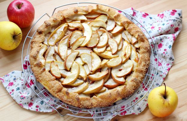 Easy Apple & Hazelnut Galette