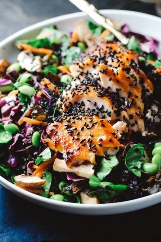 Asian sesame salad with Sriracha salmon