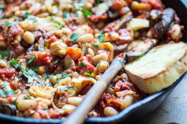 30-Minute Tuscan White Bean Skillet