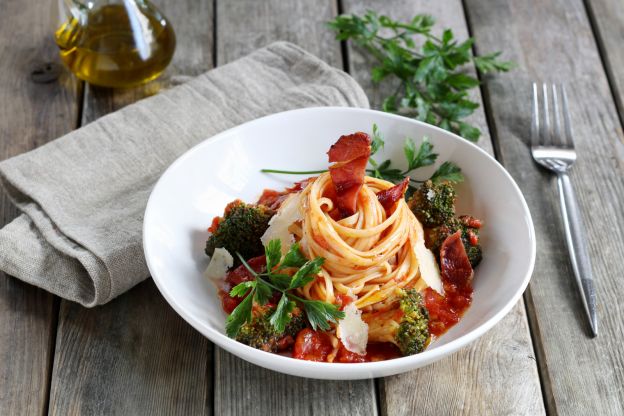 Linguine Arrabbiata w/ Broccoli & Cured Ham