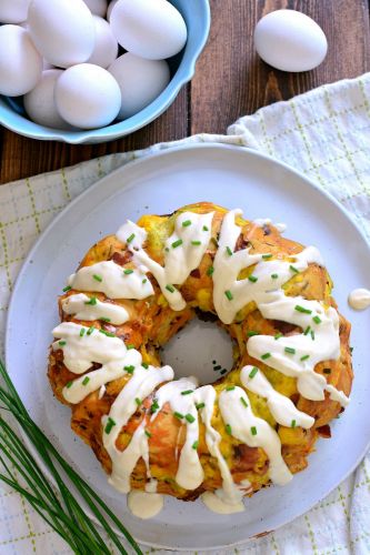 Bacon, Egg and cheese Monkey Bread
