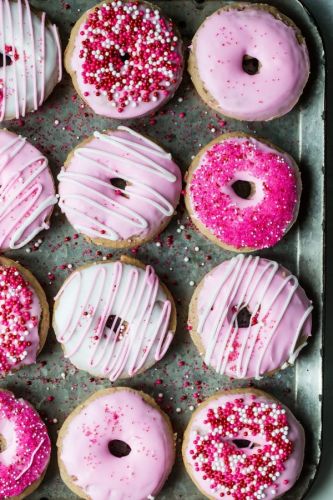 Raspberry Baked Doughnuts