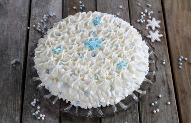 Winter Wonderland or Frozen-themed Cake