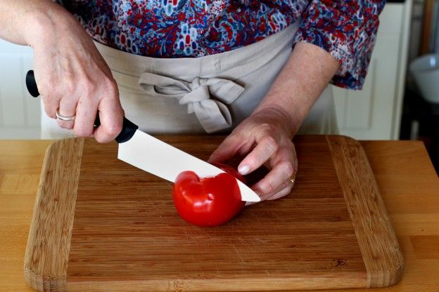 Cut the tomato
