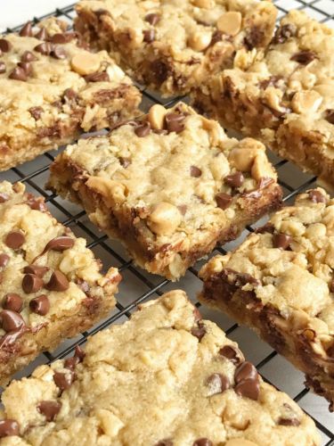 Oatmeal Chocolate Chip Peanut Butter Bars