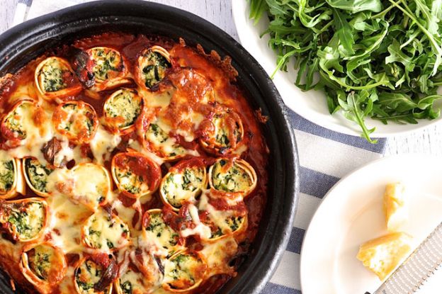 BAKED SPINACH AND RICOTTA ROTOLO